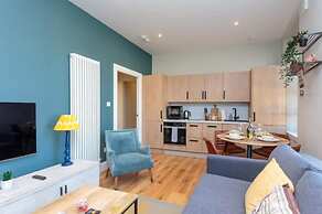2bed 2bath Apartment Beneath Edinburgh Castle