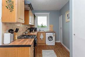 3 Bedroom Apartment on 5th Floor With Elevator