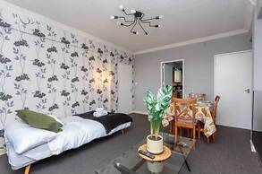 3 Bedroom Apartment on 5th Floor With Elevator