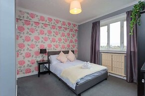 3 Bedroom Apartment on 5th Floor With Elevator