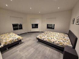 Modern Apartment in a Prime Location!