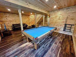 65pt New Log Cabin in Private