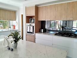 Modern Seaside Boho Incl Breakfast