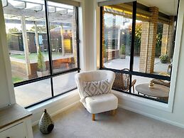 Modern Seaside Boho Incl Breakfast
