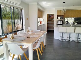 Modern Seaside Boho Incl Breakfast