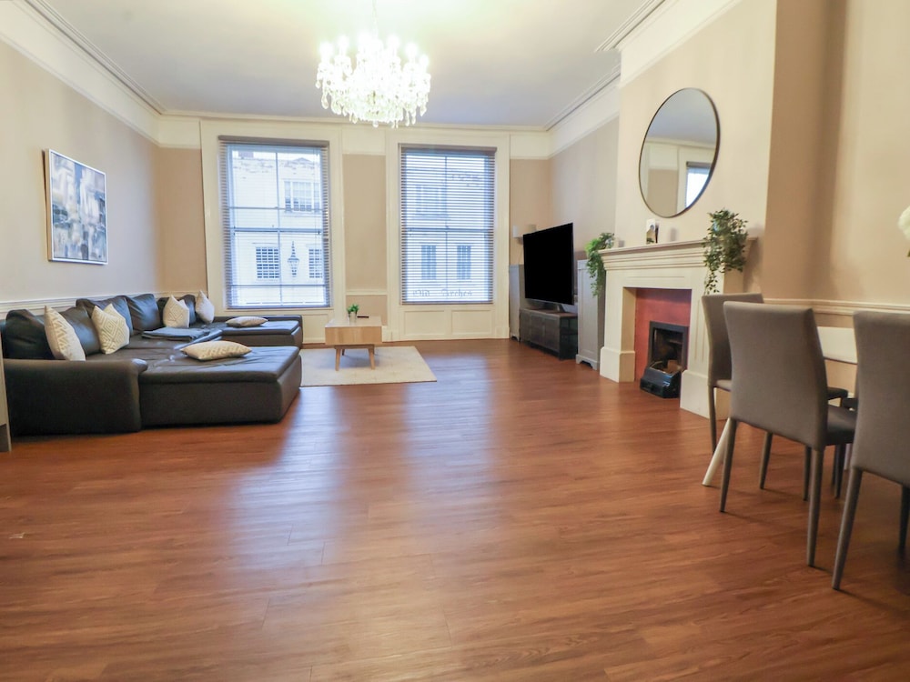 Central Vista Retreat