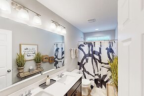 Stylish 3BR Home w/ Patio, W & D