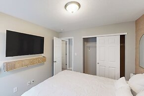Stylish 3BR Home w/ Patio, W & D
