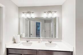 Stylish 3BR Home w/ Patio, W & D