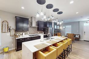 Stylish 3BR Home w/ Patio, W & D