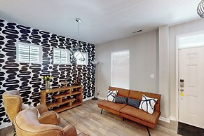 Stylish 3BR Home w/ Patio, W & D