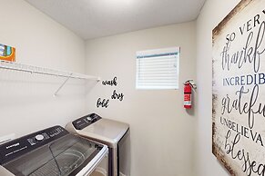Stylish 3BR Home w/ Patio, W & D