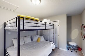 Stylish 3BR Home w/ Patio, W & D