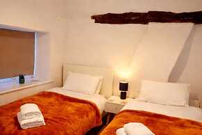 2 Bed - Work - Holiday - Pets Welcome - Parking