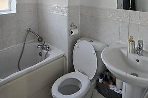 Garden - Pets - Parking - Wifi - Sleeps 2