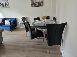Garden - Pets - Parking - Wifi - Sleeps 2
