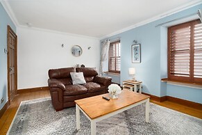 Beachside Stay - 4 Mins Walk - Free Parking