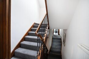 Beachside Stay - 4 Mins Walk - Free Parking