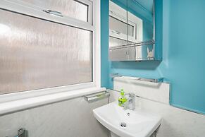 Beachside Stay - 4 Mins Walk - Free Parking