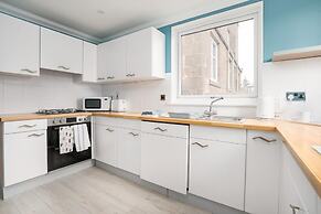 Beachside Stay - 4 Mins Walk - Free Parking
