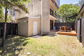 Markwell Surf · Courtyard Stay Steps from Beach
