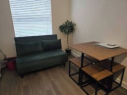 House - Sleeps 6 & Parking