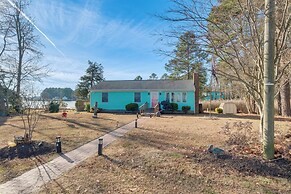 Potomac River Haven w/ Private Beach, Dogs Welcome