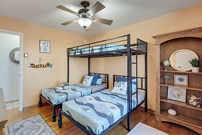 Potomac River Haven w/ Private Beach, Dogs Welcome