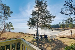 Potomac River Haven w/ Private Beach, Dogs Welcome