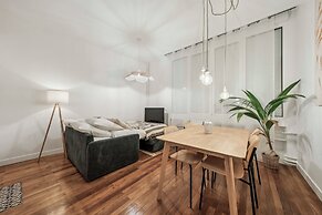 Chic 1BR by Hotel de Ville & The Louvre