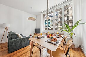 Chic 1BR by Hotel de Ville & The Louvre