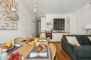Chic 1BR by Hotel de Ville & The Louvre