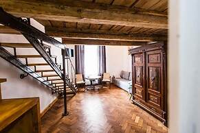 Lovenovsky Apartments