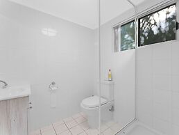 The Palms - Beach Retreat With Pool, Garden, BBQ