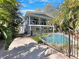 The Palms - Beach Retreat With Pool, Garden, BBQ