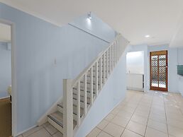 The Palms - Beach Retreat With Pool, Garden, BBQ