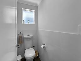 Spacious 3-bed Home in Leafy Yokine