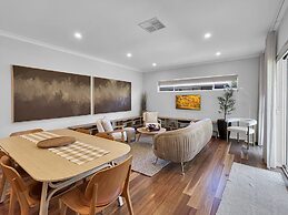 Spacious 3-bed Home in Leafy Yokine