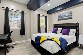 Modern Comfort Downtown Indy Stylish 3BR Getaway