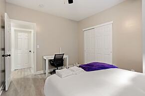Modern Comfort Downtown Indy Stylish 3BR Getaway