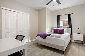 Modern Comfort Downtown Indy Stylish 3BR Getaway