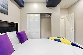 Modern Comfort Downtown Indy Stylish 3BR Getaway