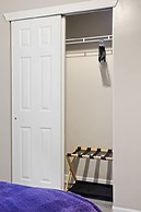 Modern Comfort Downtown Indy Stylish 3BR Getaway