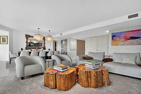 Coastal Enclave Key Biscayne Oceanview w Pool