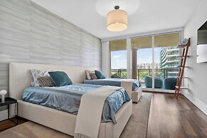 Coastal Enclave Key Biscayne Oceanview w Pool