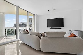Coastal Enclave Key Biscayne Oceanview w Pool
