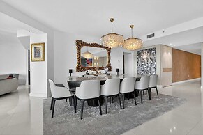 Coastal Enclave Key Biscayne Oceanview w Pool