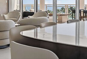 Coastal Enclave Key Biscayne Oceanview w Pool