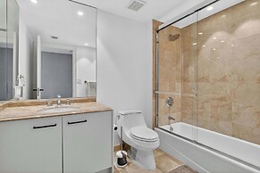 Coastal Enclave Key Biscayne Oceanview w Pool