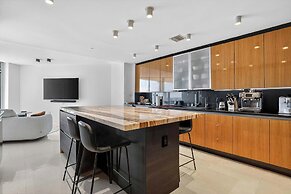 Coastal Enclave Key Biscayne Oceanview w Pool